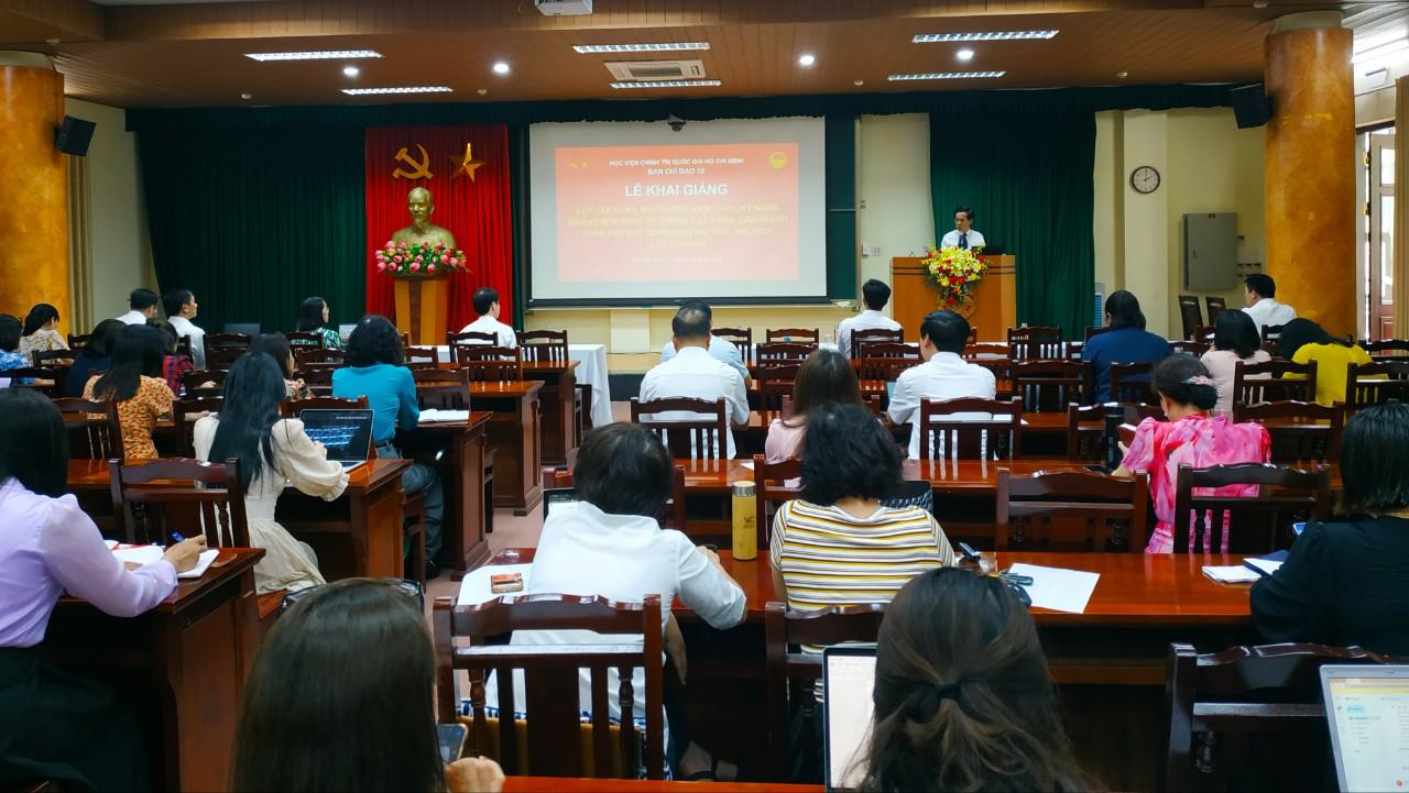 Trường Chính trị tỉnh Phú Thọ tham dự Lớp Tập huấn, bồi dưỡng kiến thức, kỹ năng bảo vệ nền tảng tư tưởng của Đảng, đấu tranh phản bác các quan điểm sai trái, thù địch (Lớp thứ hai)