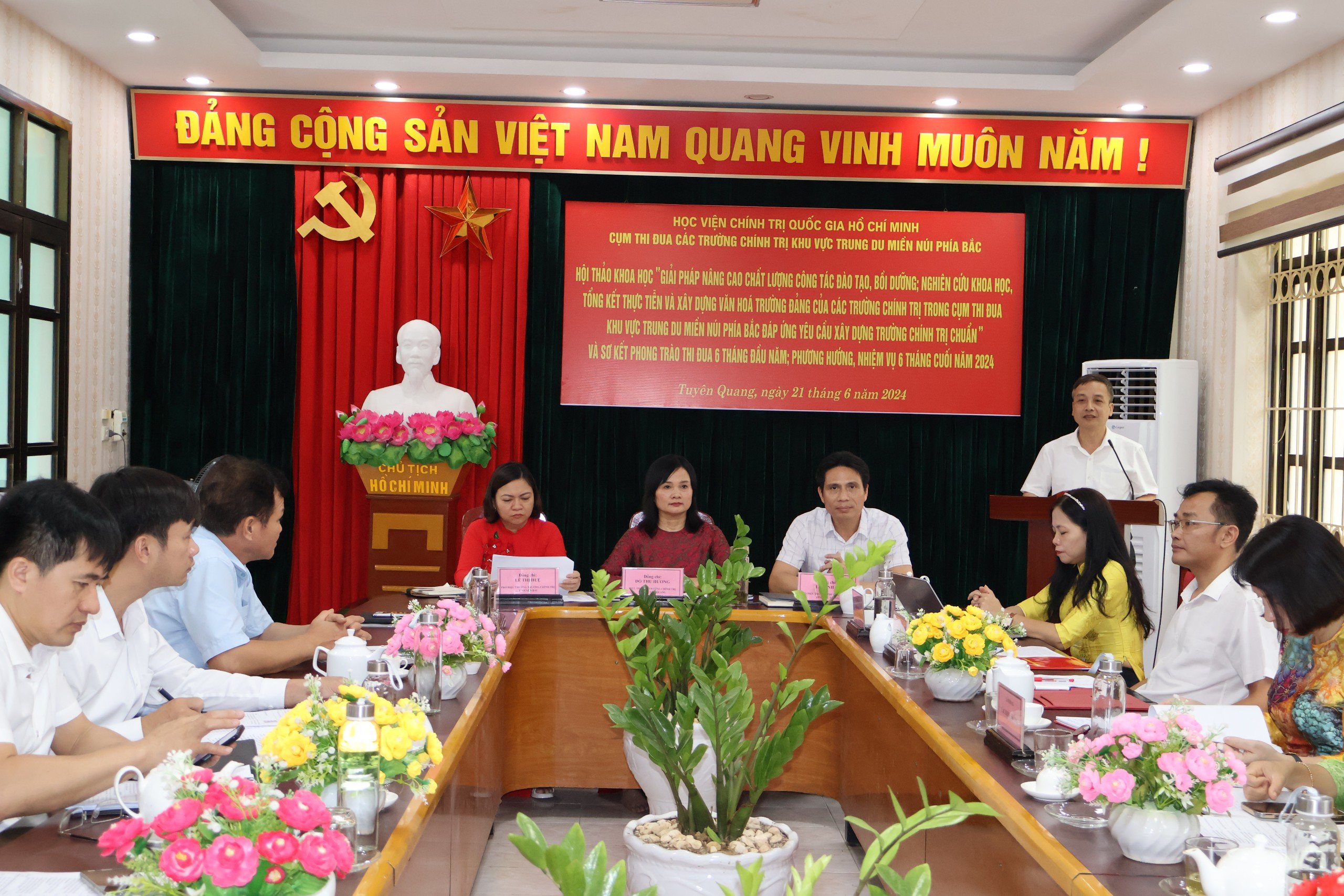 Trường Chính trị tỉnh Phú Thọ dự Hội thảo khoa học và Sơ kết phong trào thi đua 6 tháng đầu năm 2024 Cụm thi đua các trường chính trị khu vực Trung du và miền núi phía Bắc